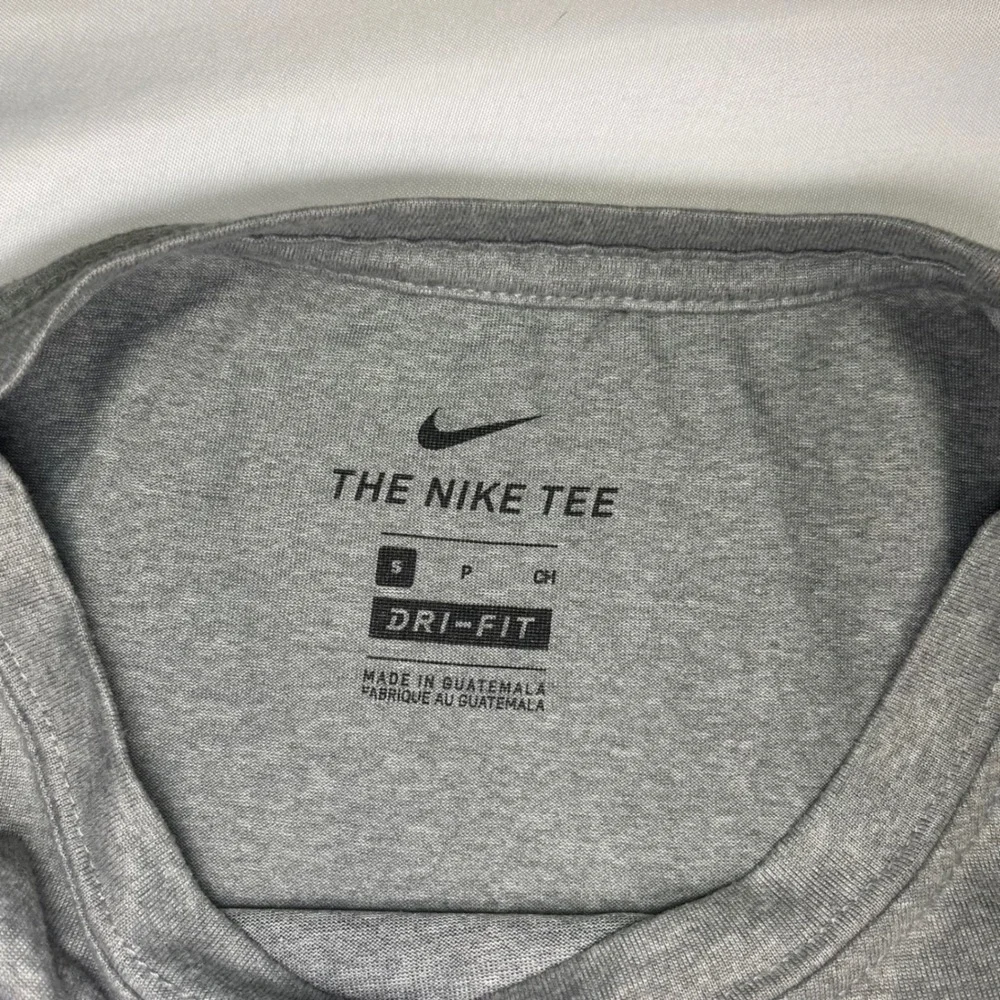 Nike Kids Las Vegas Raiders Dri-FIT Graphic T-Shirt Gray Size Small